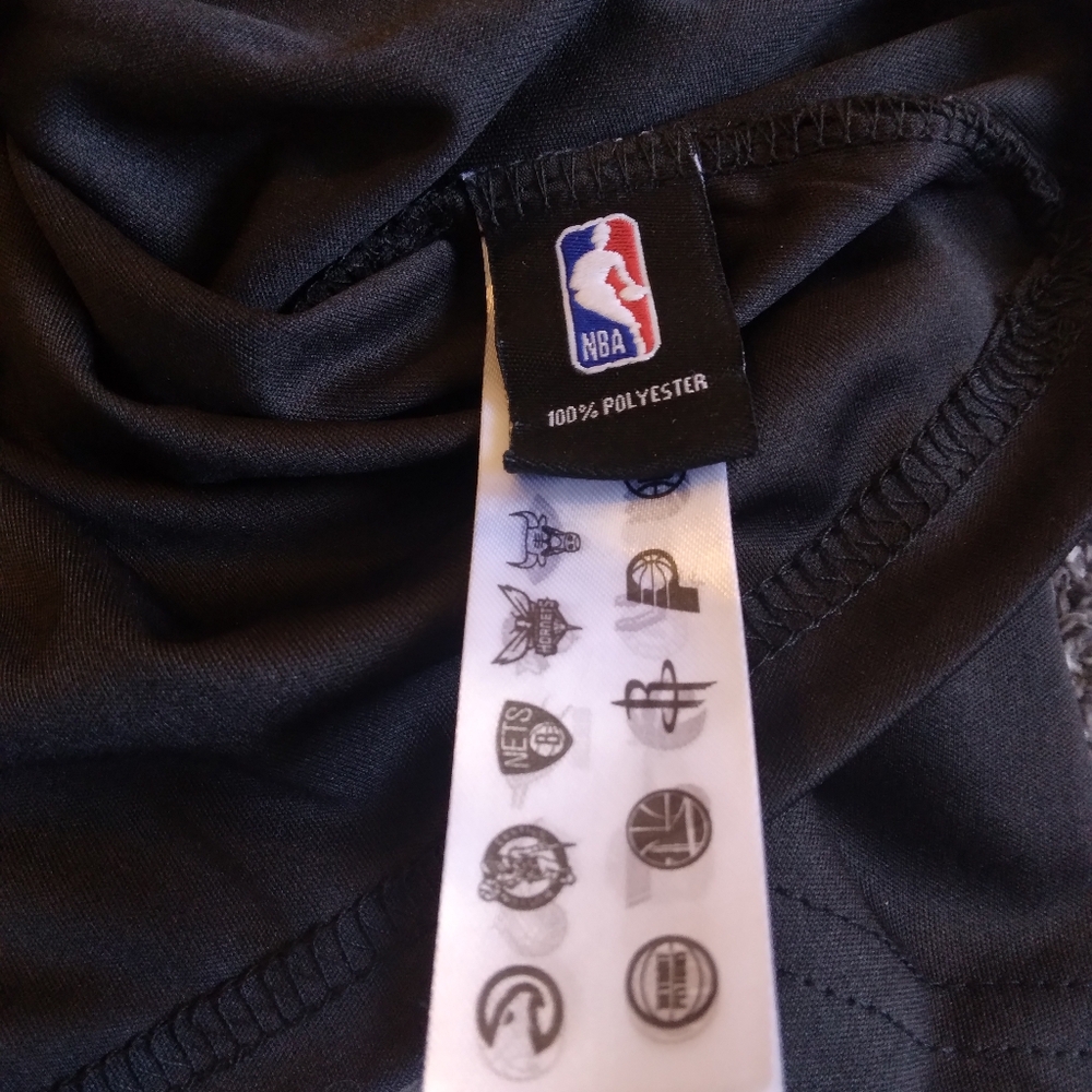 NBA Pullover - Picture 2 of 4